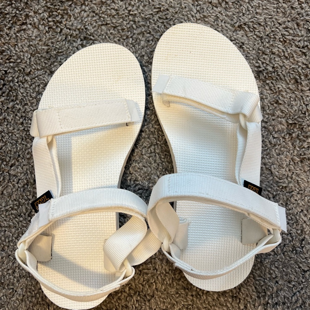 Teva White Sandals Minimalist Design Adjustable Straps